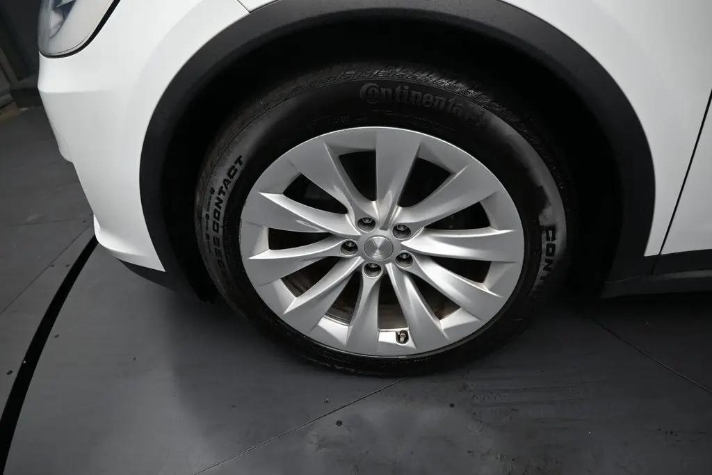 2019 Tesla Model X Long Range photo 45