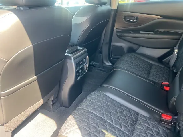 2024 Nissan Murano Platinum photo 10