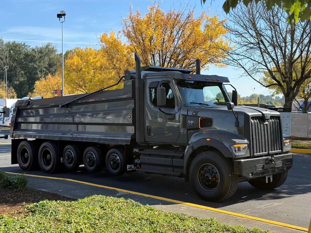 2027 Western Star 49X — photo 4
