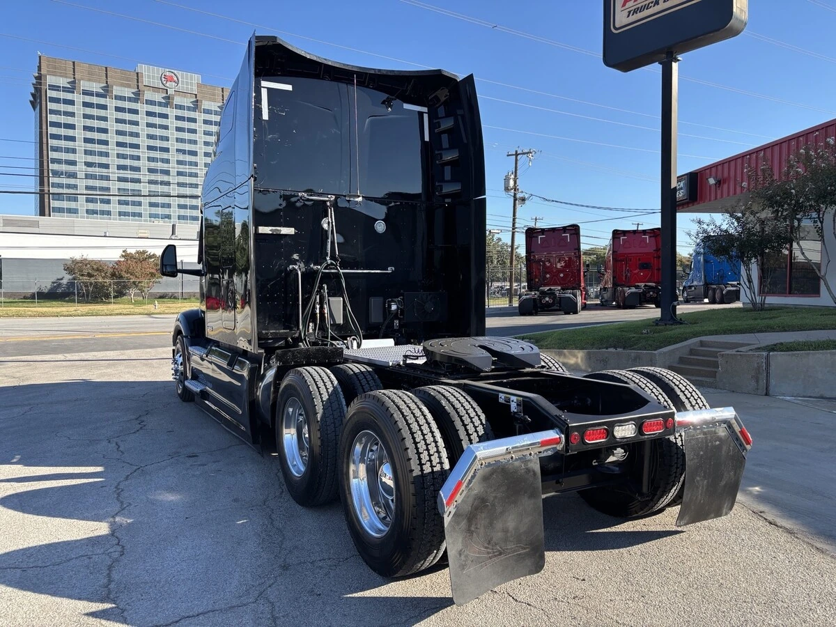 2023 Peterbilt 579 — photo 7