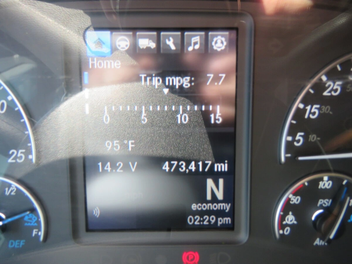 2022 Freightliner Cascadia - image 22