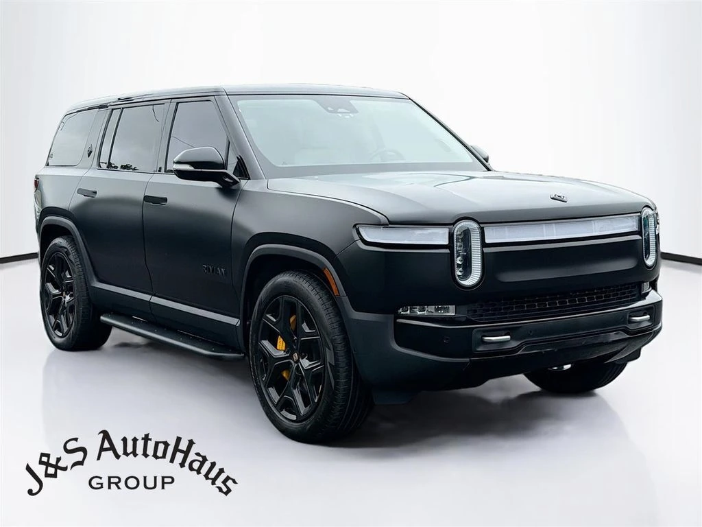 2023 Rivian R1S Adventure Quad-Motor Large Pack's photo