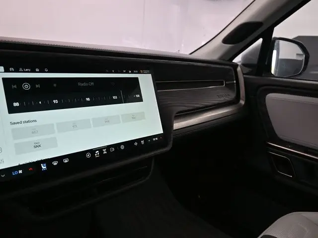 2022 Rivian R1T Adventure photo 15