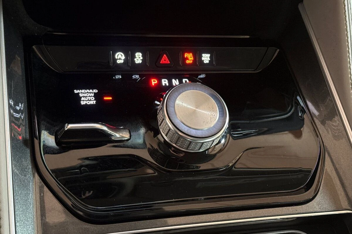 2023 Jeep Wagoneer Series I - Photo 23