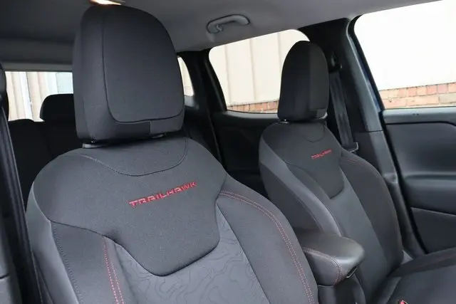 2018 Jeep Renegade Trailhawk photo 40