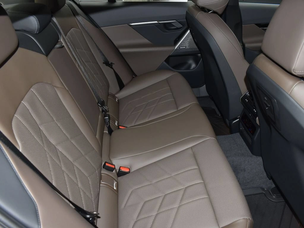 2026 BMW 5 Series 530i - Photo 21