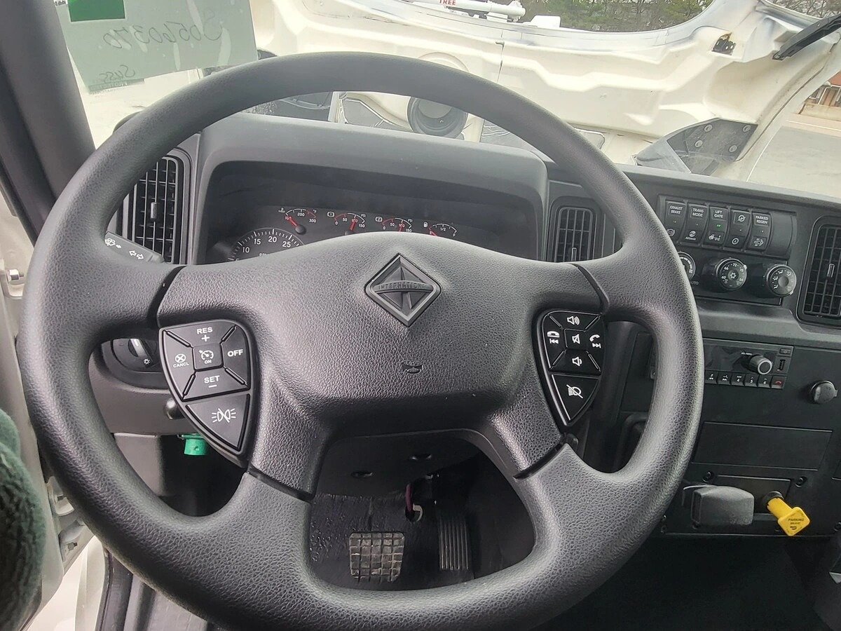 2025 International MV - image 12