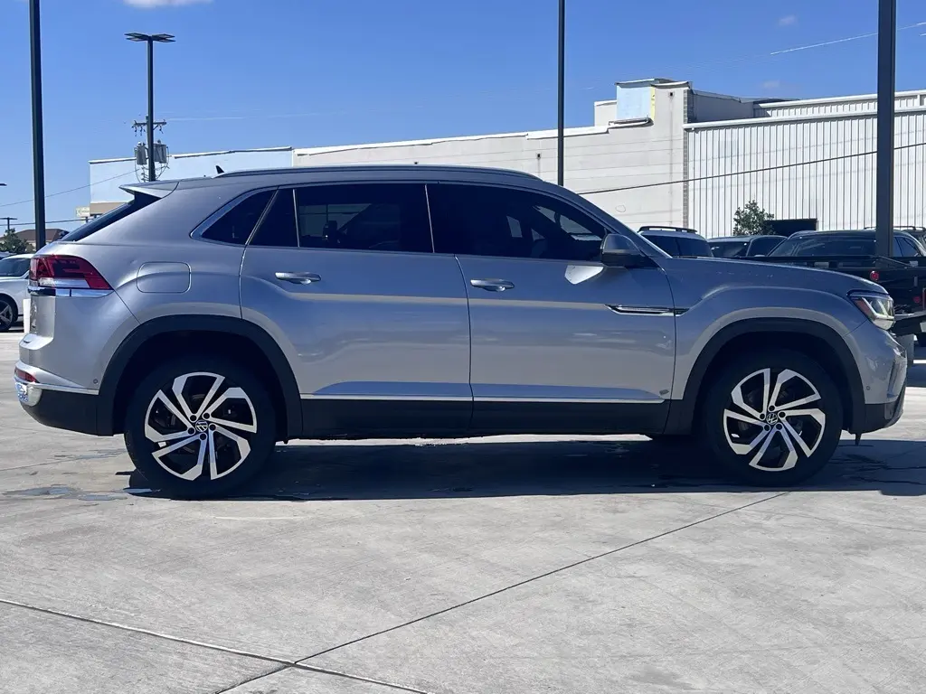 2020 Volkswagen Atlas Cross Sport V6 SEL Premium photo 6