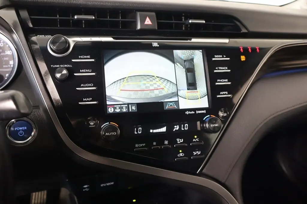 2019 Toyota Camry Hybrid LE photo 6