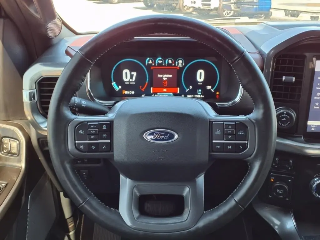 2023 Ford F-150 Lariat photo 32