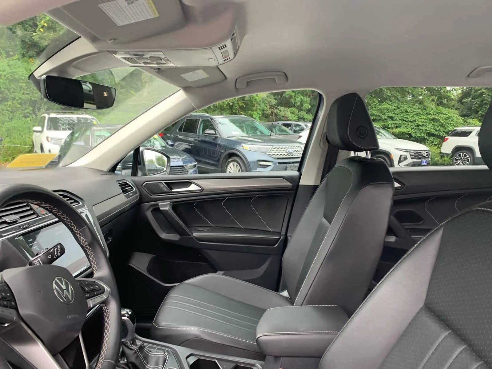 2023 Volkswagen Tiguan SE photo 9