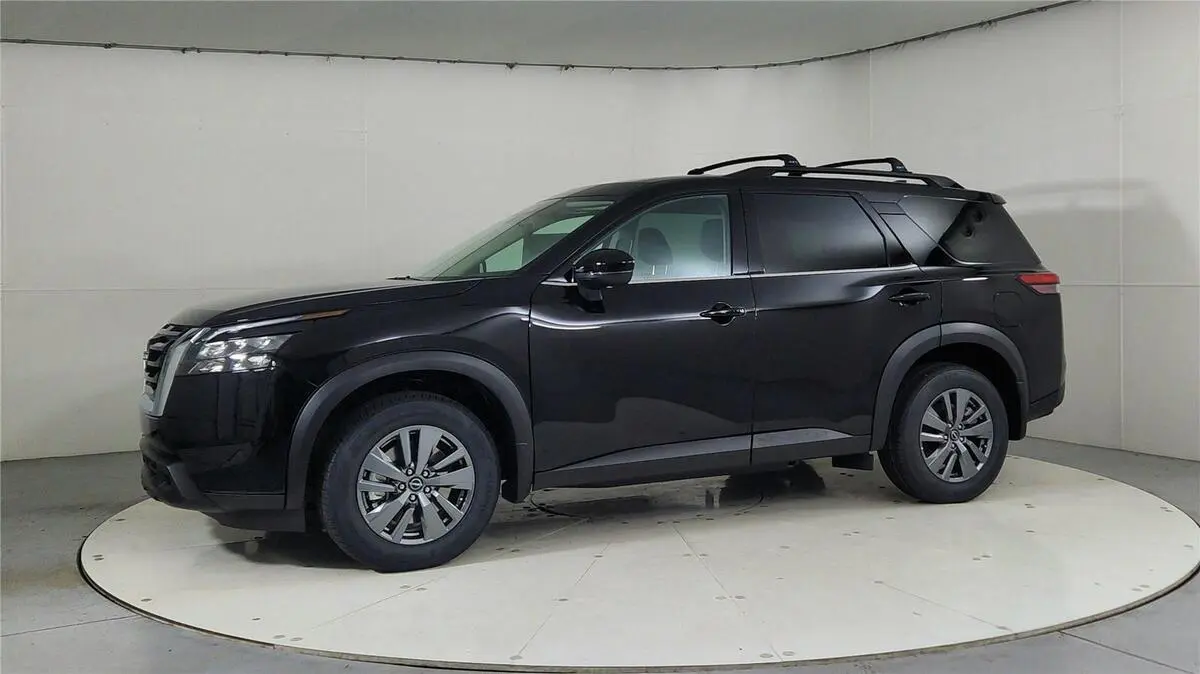 2025 Nissan Pathfinder SV photo 3