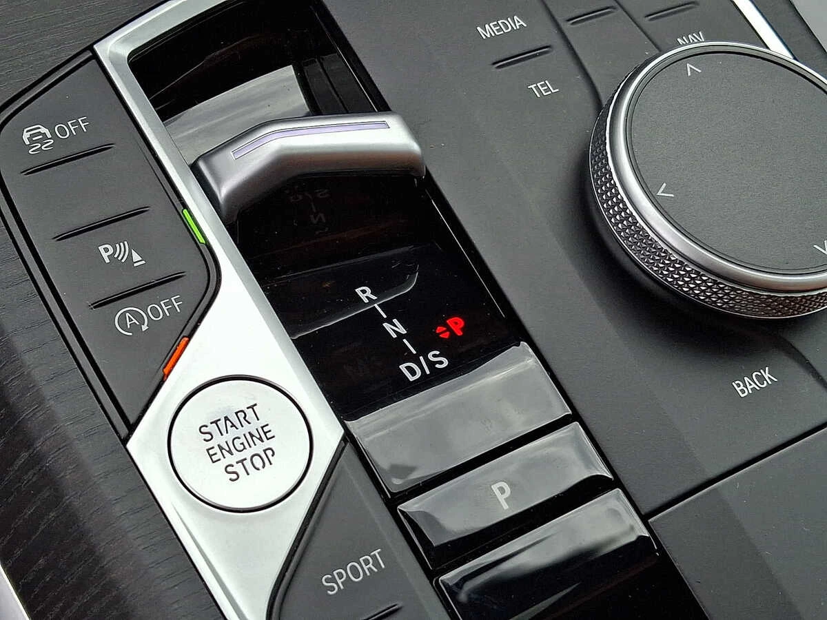 2025 BMW 3 Series 330i - Photo 13