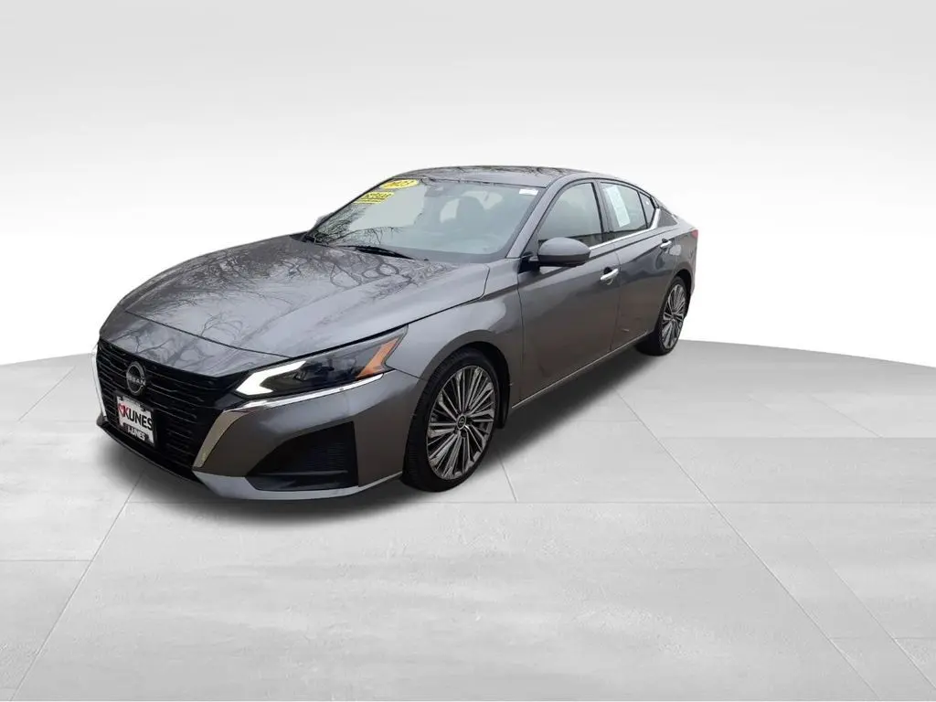 2023 Nissan Altima 2.5 SL photo 2