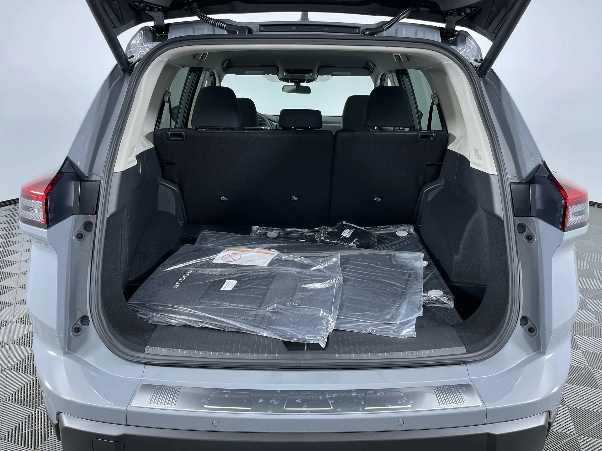 2026 Nissan Rogue SV photo 21