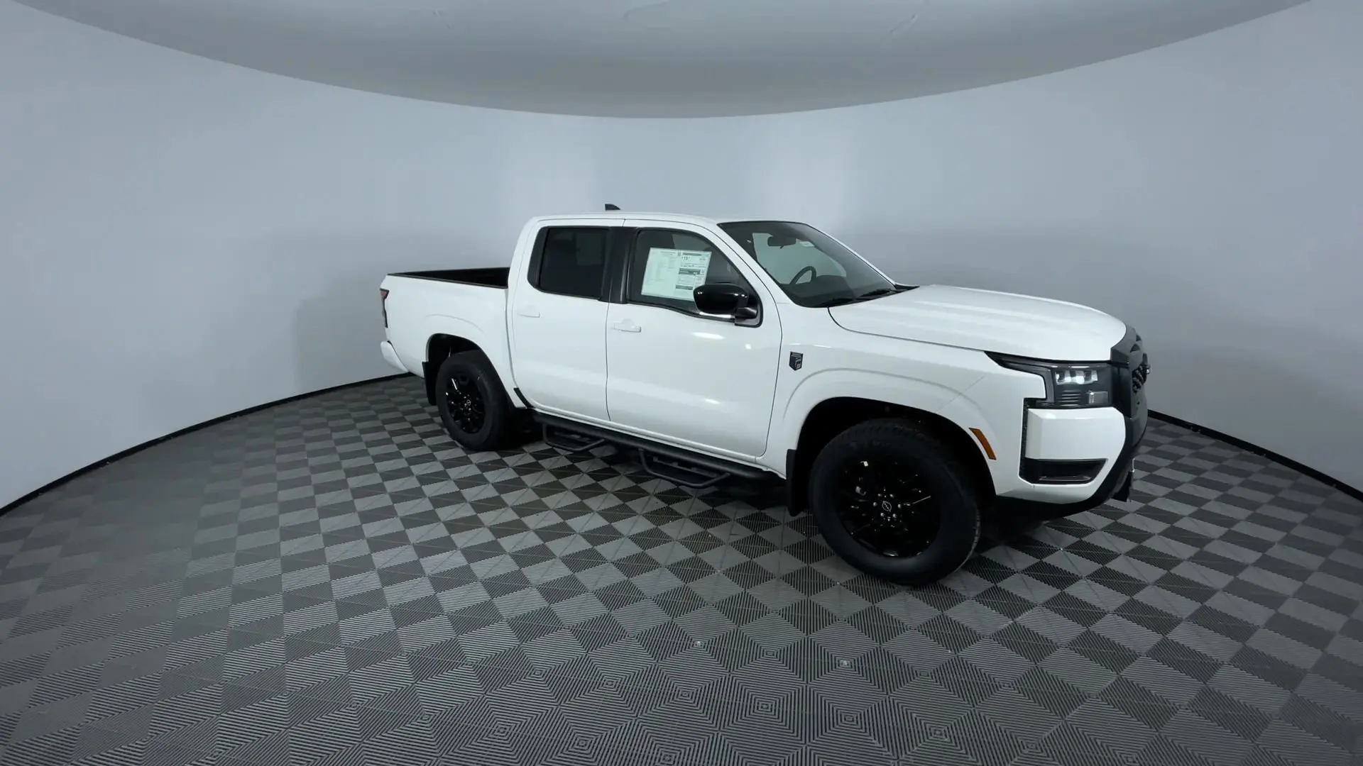 2026 Nissan Frontier Crew Cab SV photo 2