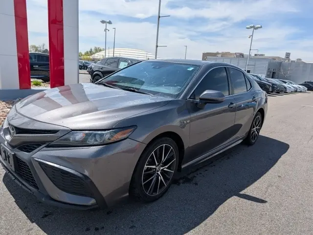 Used 2021 Toyota Camry SE with VIN 4T1G11AK2MU527372 for sale in North Salt Lake, UT