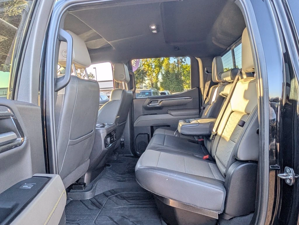 2024 Chevrolet Silverado 1500 ZR2 - Photo 11