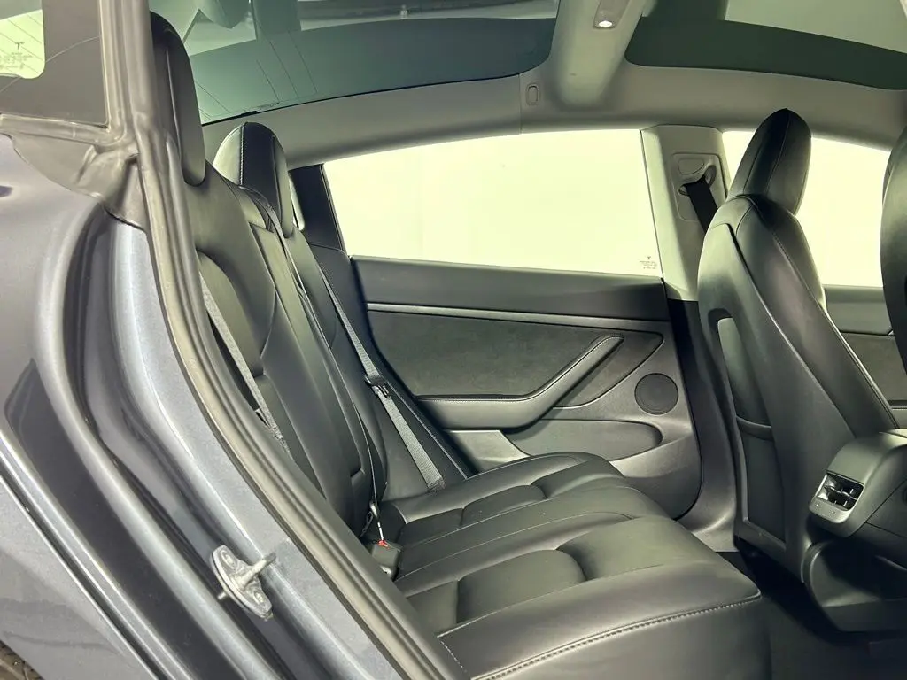 2022 Tesla Model 3 Long Range photo 13