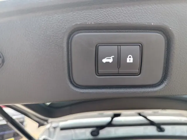 2026 Nissan Rogue SV photo 14