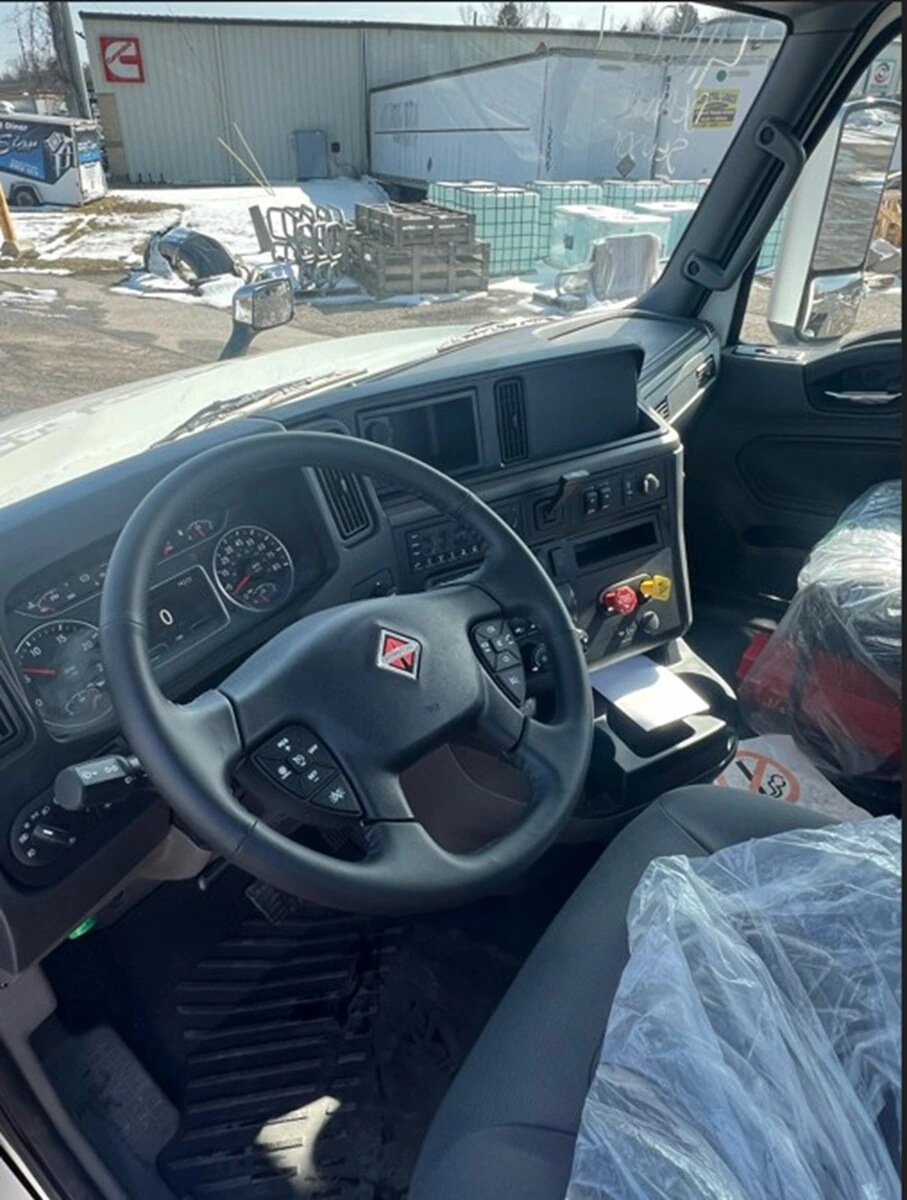 2025 International LT - image 6