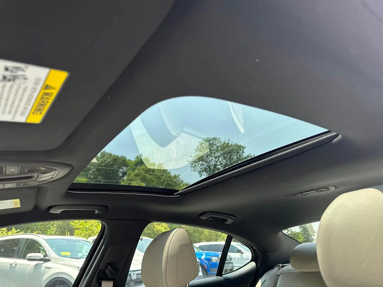 2022 Genesis G70 2.0T photo 14