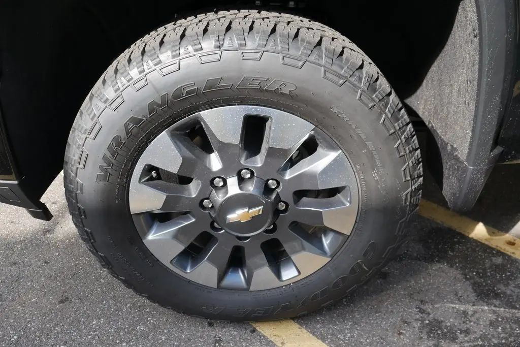 2026 Chevrolet Silverado 2500HD Custom photo 27
