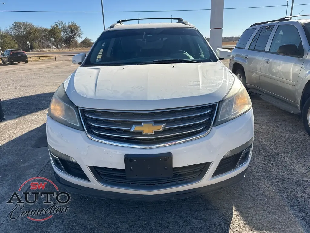 2015 Chevrolet Traverse 2LT photo 3