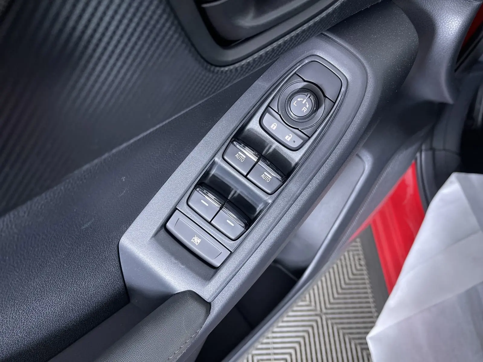 2025 Subaru Crosstrek Premium photo 9