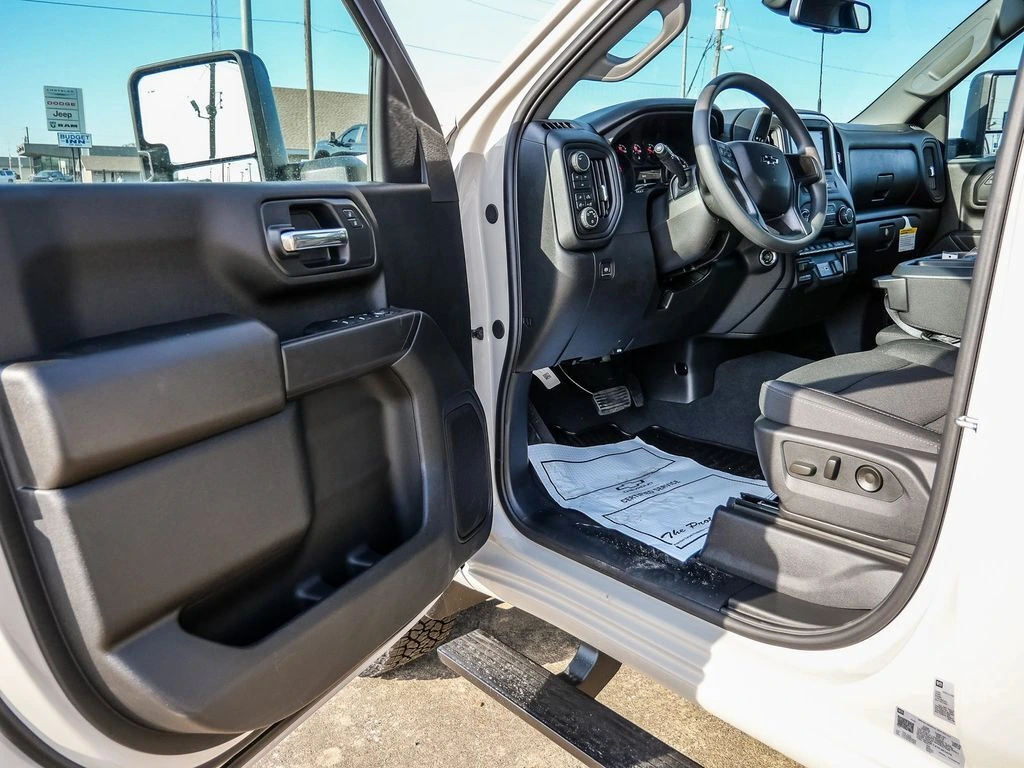 2026 Chevrolet Silverado 2500 HD Custom - Photo 29