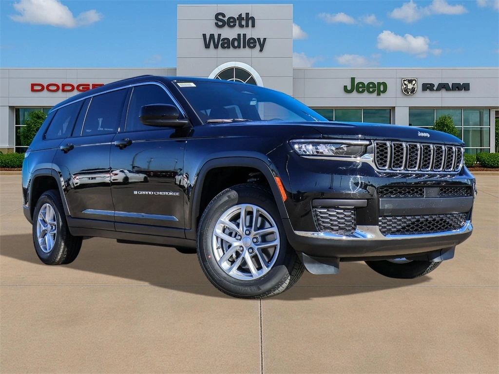 2025 Jeep Grand Cherokee L Laredo's photo