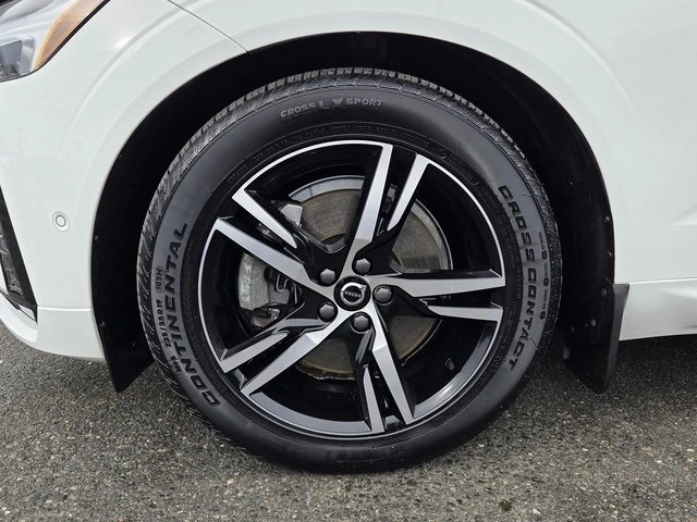 2022 Volvo - image 31