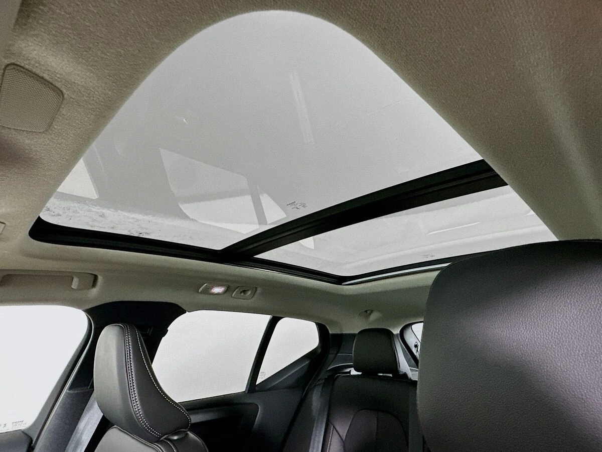 2026 Volvo XC40 Plus - Photo 31