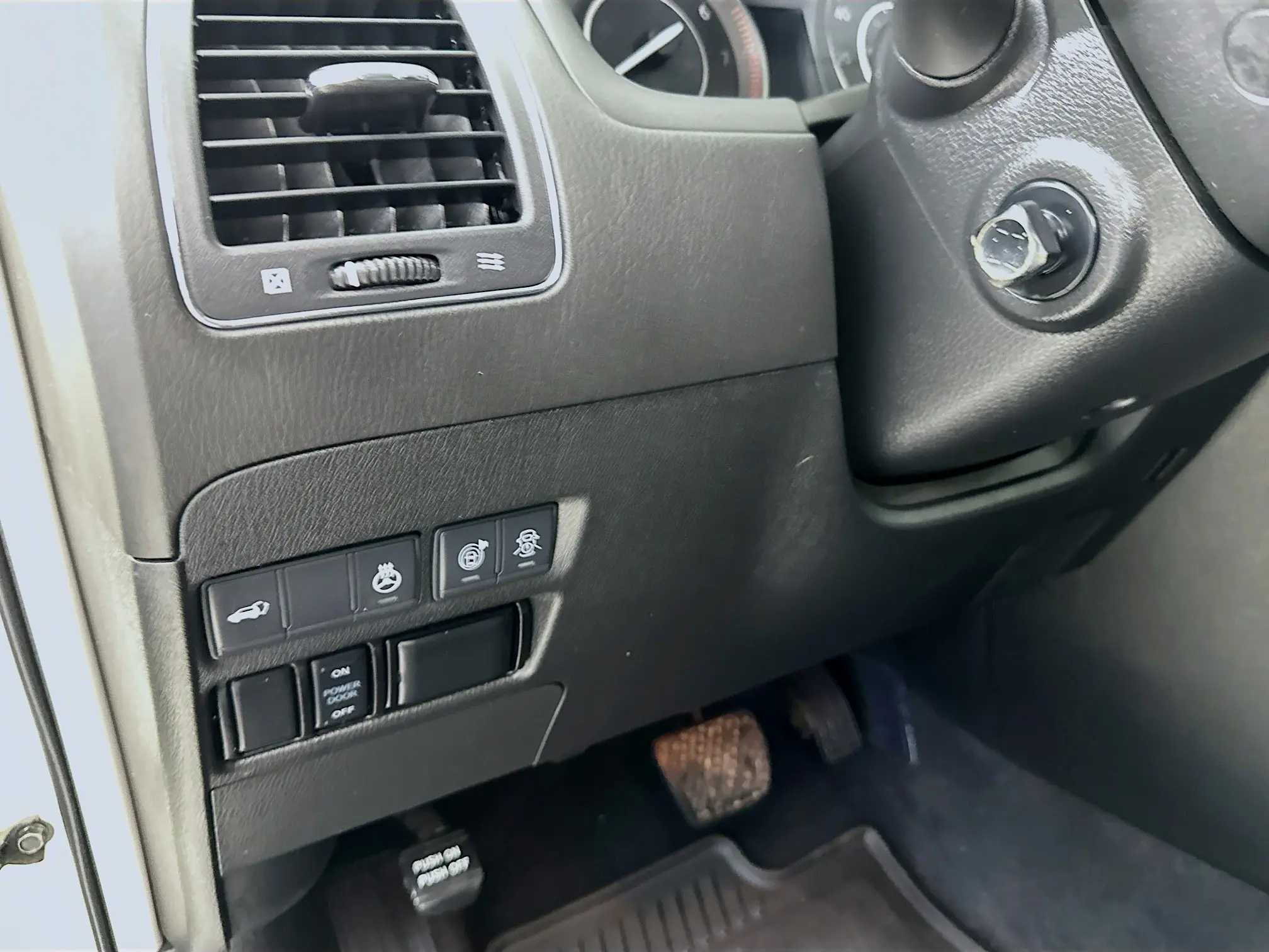 2020 Nissan Armada Platinum photo 23