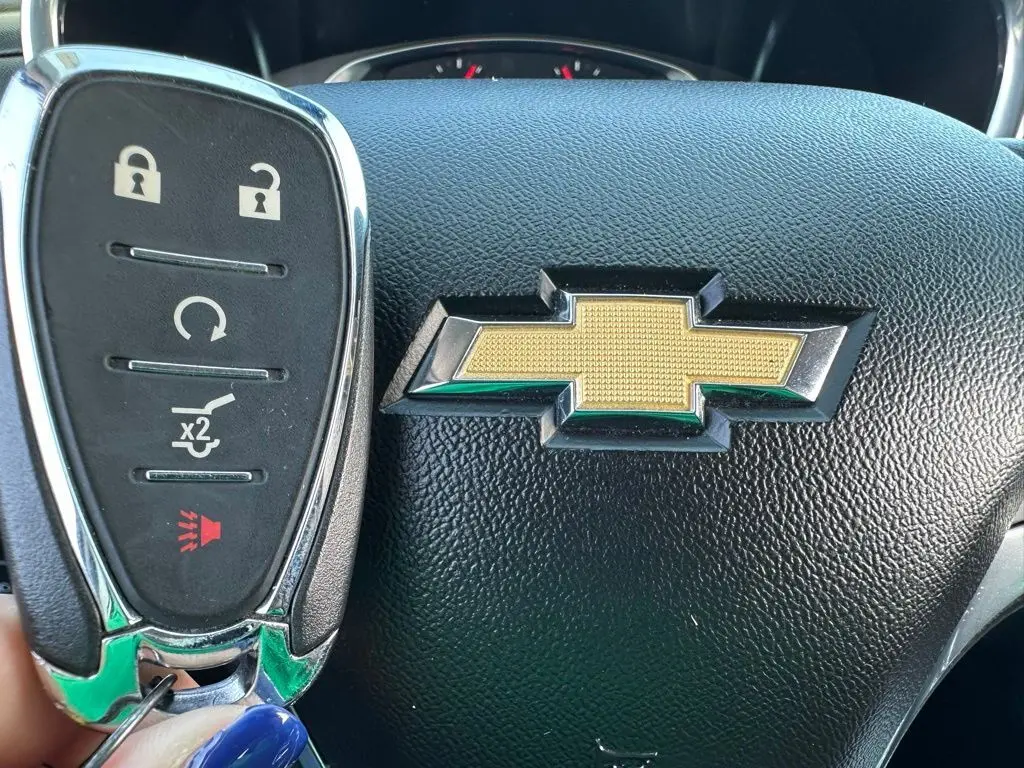 2020 Chevrolet Equinox LT photo 28