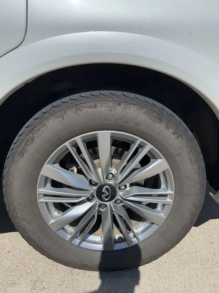 2019 Infiniti QX80 Luxe photo 5