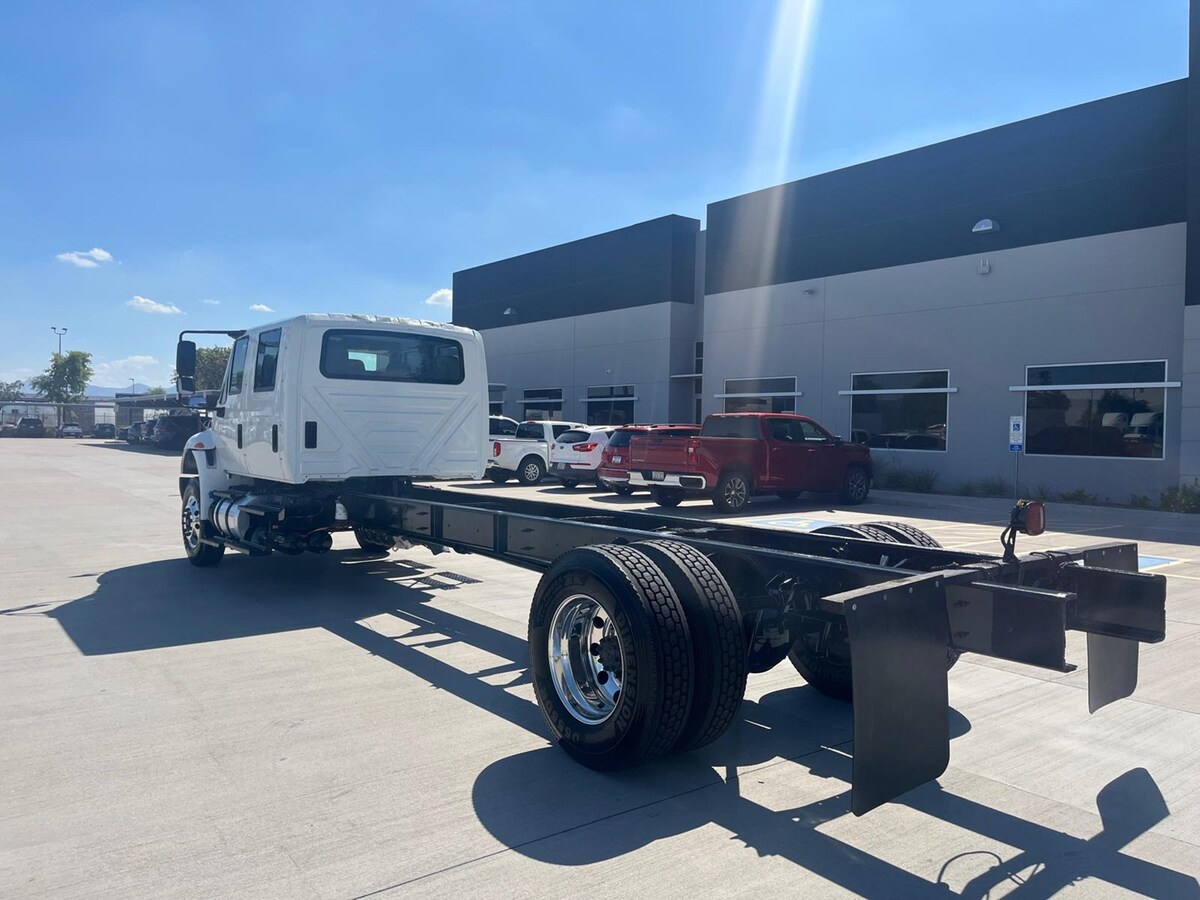 2019 International 4300 in Phoenix, AZ — photo 3