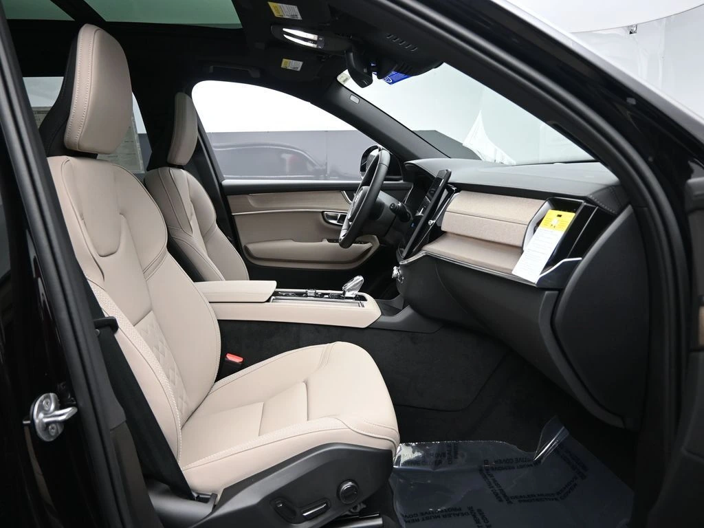 2026 Volvo - image 28