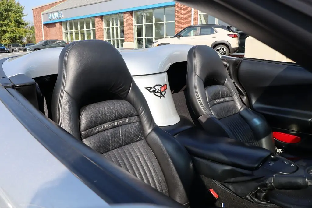 2002 Chevrolet Corvette Base photo 6