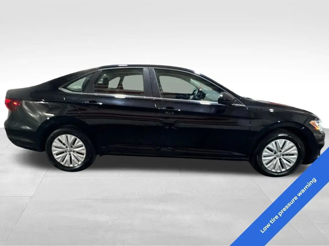 2019 Volkswagen Jetta S photo 2