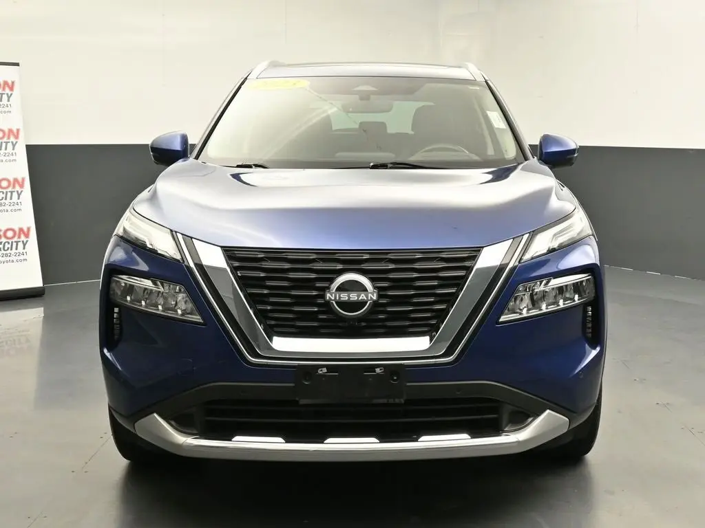 2023 Nissan Rogue Platinum photo 3