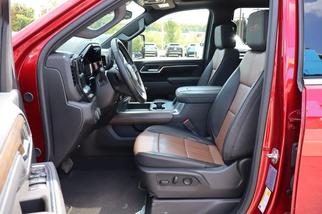 2025 Chevrolet Silverado 2500HD High Country photo 14