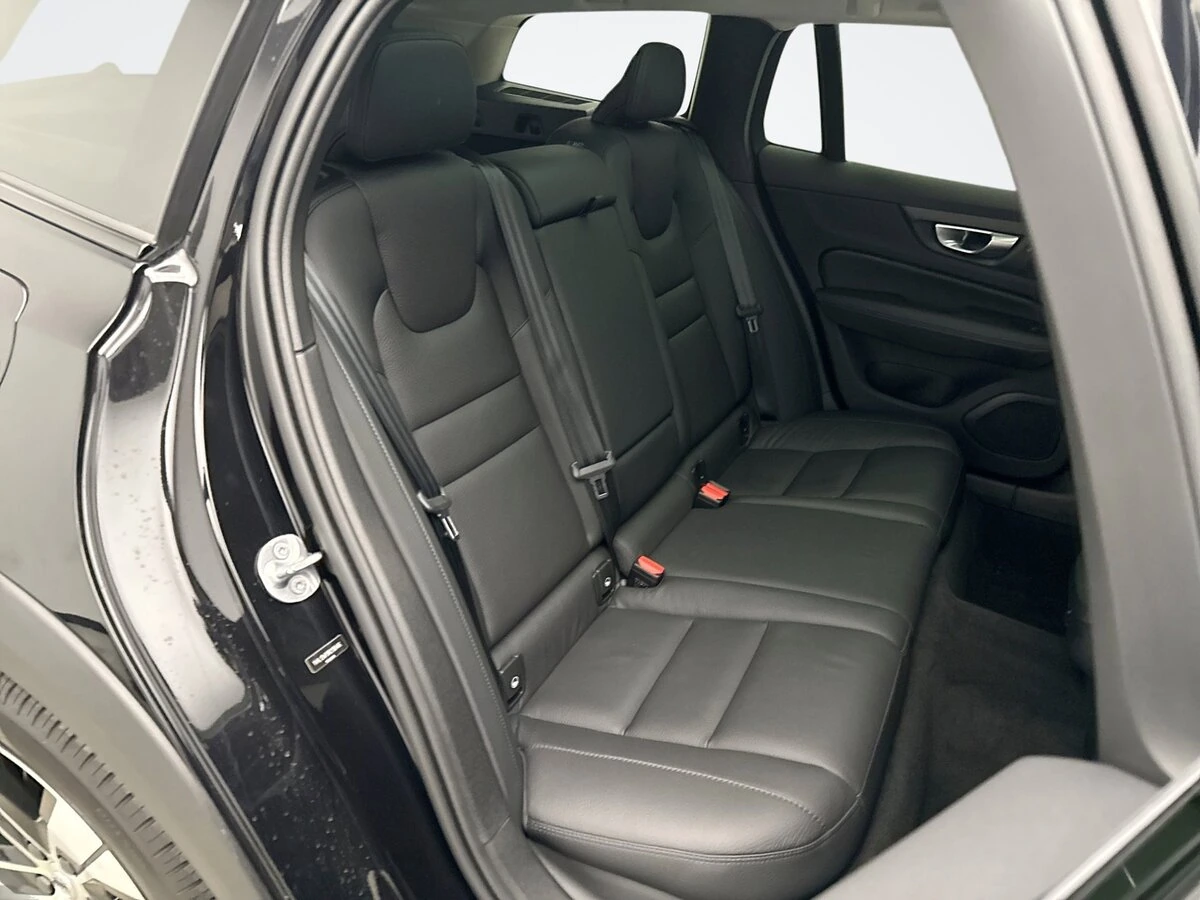 2024 Volvo - image 19