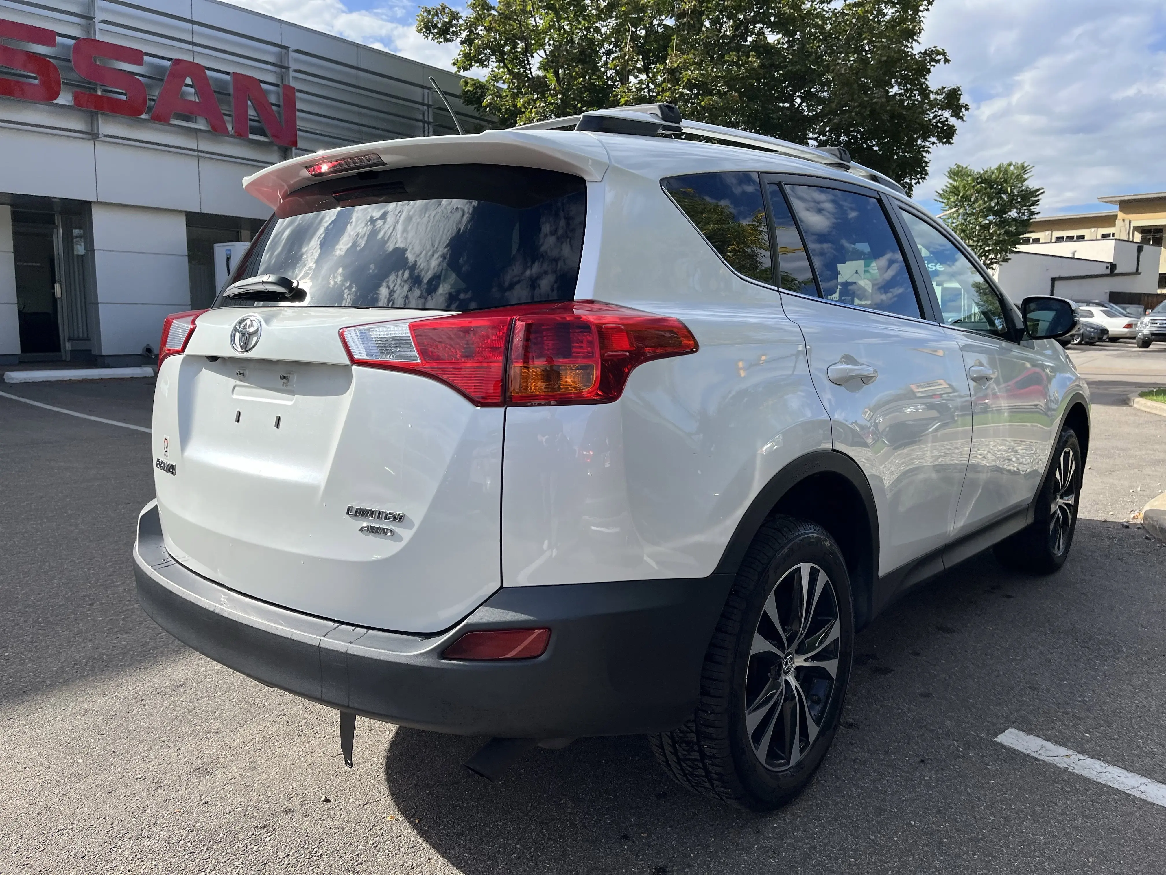 2015 Toyota RAV4 Limited photo 5