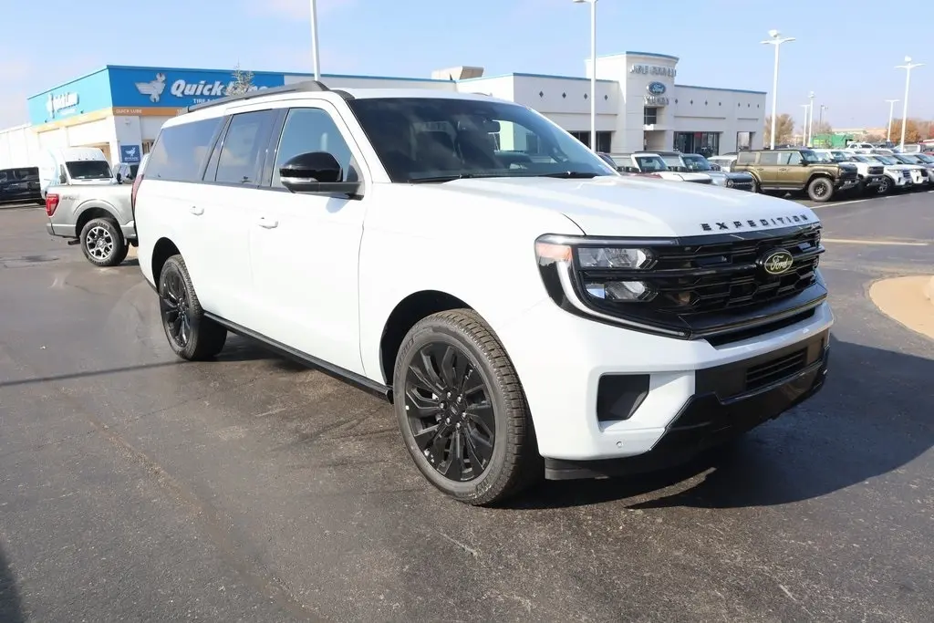 2025 Ford Expedition Platinum's photo