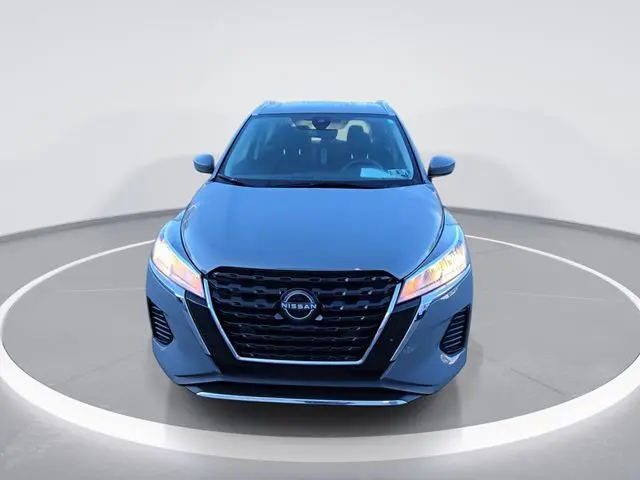 2023 Nissan Kicks SV photo 3