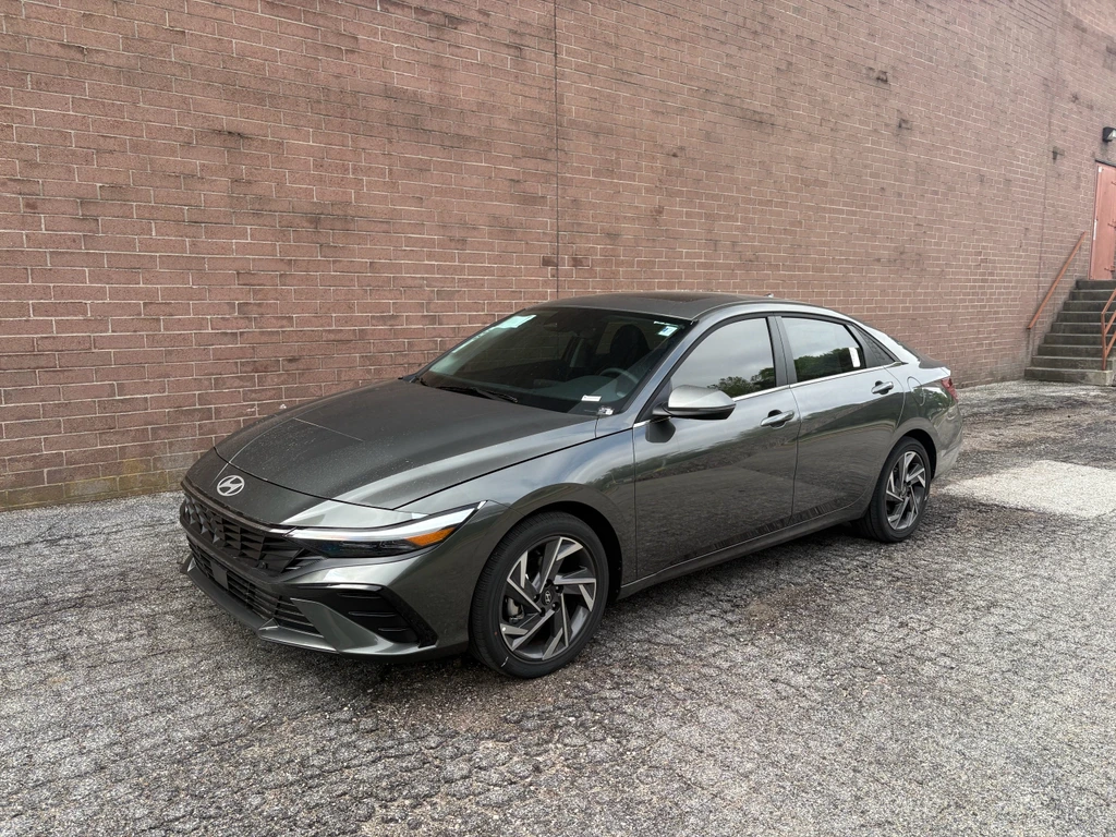 2026 Hyundai Elantra 2.0 Limited IVT's photo