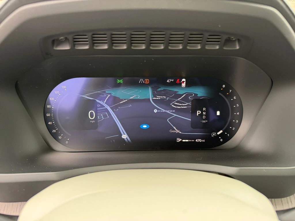 2026 Volvo - image 24