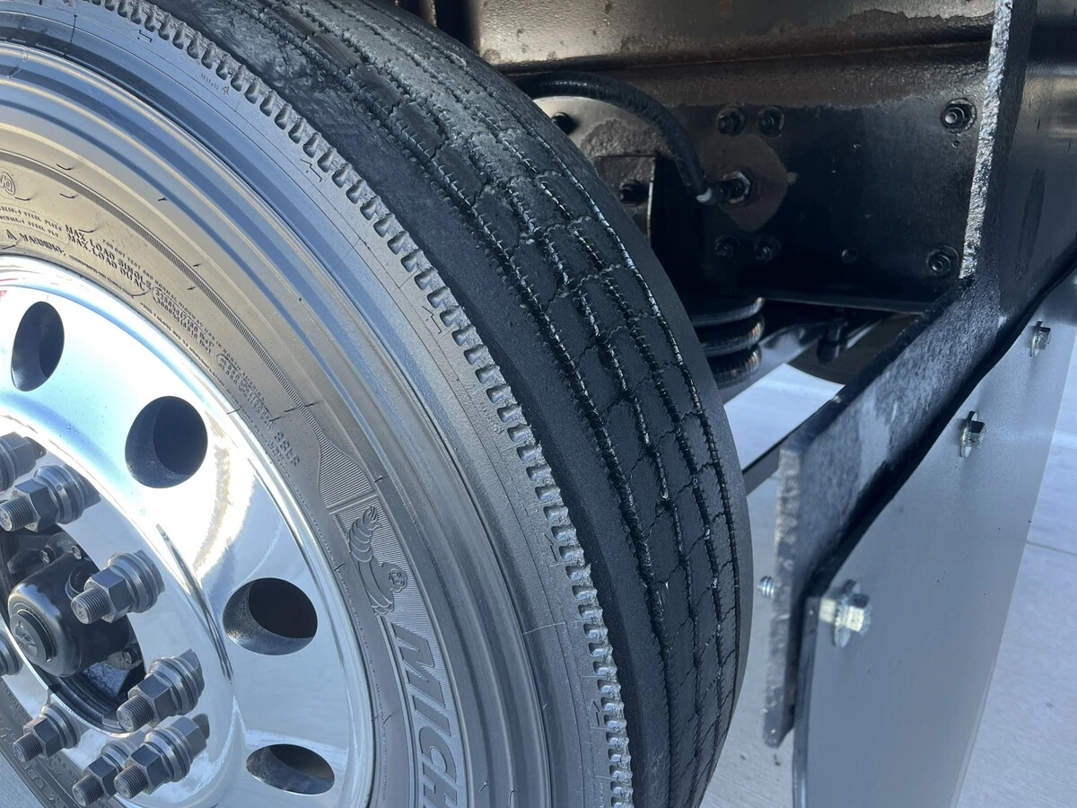 2018 Freightliner 114SD - image 5