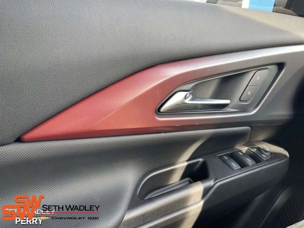 2025 Chevrolet Equinox EV RS - Photo 26